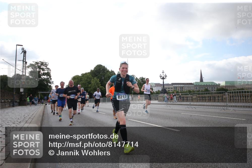 29.06.2025 - hella hamburg halbmarathon Jannik Wohlers http://msf.ph/oto/8147714 29.06.2025 10:04:02 Lombardsbrücke 1213, 1377, 1674, 2011, 2852, 2979, 3994, 4146, 4587, 5354, 5365, 5976, 6709, 8217, 9489, 10213, 10756, 10962, 11582, 12004, 12005, 12998, 13625, 14340, 14436, 14917, 16128, 16145, 16753, 16989, 17071, 17113, 17437, 17569, 17763, 18098, 18199, 18525 meine-sportfotos.de
