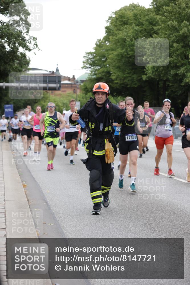 29.06.2025 - hella hamburg halbmarathon Jannik Wohlers http://msf.ph/oto/8147721 29.06.2025 10:48:38 Lombardsbrücke 2160, 2395, 2713, 2792, 3086, 3215, 3253, 4403, 5118, 5479, 5480, 5551, 6015, 6437, 6566, 6979, 7062, 9341, 9359, 10081, 11000, 11031, 11192, 11601, 11690, 11741, 11865, 12010, 12173, 12380, 12664, 12881, 12882, 13426, 13507, 13549, 13775, 14080, 14081, 14382, 14623, 15064, 15100, 15159, 15176, 15411, 15530, 15597, 15631, 15771, 16012, 16525, 17046, 17538, 17693, 18016 meine-sportfotos.de