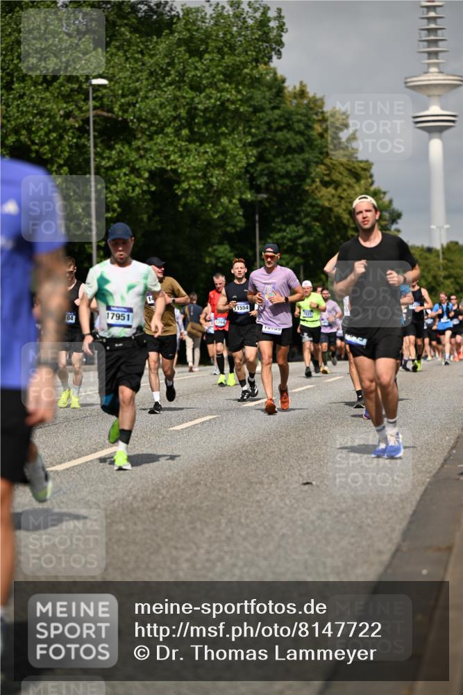 29.06.2025 - hella hamburg halbmarathon Dr. Thomas Lammeyer http://msf.ph/oto/8147722 29.06.2025 10:06:02 Kennedybrücke 1184, 1329, 1364, 1453, 1464, 1722, 1724, 1729, 1881, 1940, 2591, 3039, 3169, 3199, 4286, 4328, 4649, 5547, 5602, 5603, 6327, 6438, 7031, 7189, 7223, 8191, 8926, 9156, 9230, 9353, 9741, 10177, 10882 meine-sportfotos.de