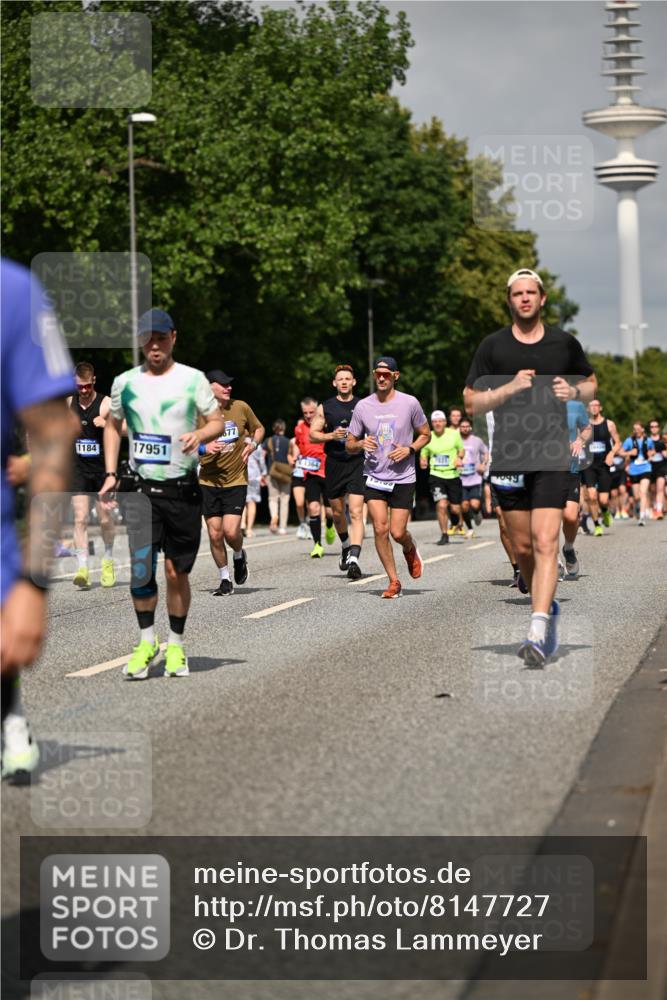 29.06.2025 - hella hamburg halbmarathon Dr. Thomas Lammeyer http://msf.ph/oto/8147727 29.06.2025 10:06:02 Kennedybrücke 1184, 1329, 1364, 1453, 1464, 1722, 1724, 1729, 1881, 1940, 2591, 3039, 3169, 3199, 4286, 4328, 4649, 5547, 5602, 5603, 6327, 6438, 7031, 7189, 7223, 8191, 8926, 9156, 9230, 9353, 9741, 10177, 10882 meine-sportfotos.de