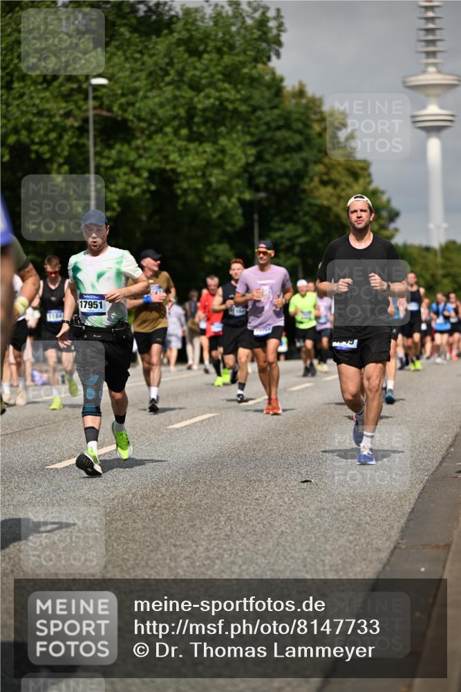 29.06.2025 - hella hamburg halbmarathon Dr. Thomas Lammeyer http://msf.ph/oto/8147733 29.06.2025 10:06:02 Kennedybrücke 1184, 1329, 1364, 1453, 1464, 1722, 1724, 1729, 1881, 1940, 2591, 3039, 3169, 3199, 4286, 4328, 4649, 5547, 5602, 5603, 6327, 6438, 7031, 7189, 7223, 8191, 8926, 9156, 9230, 9353, 9741, 10177, 10882 meine-sportfotos.de