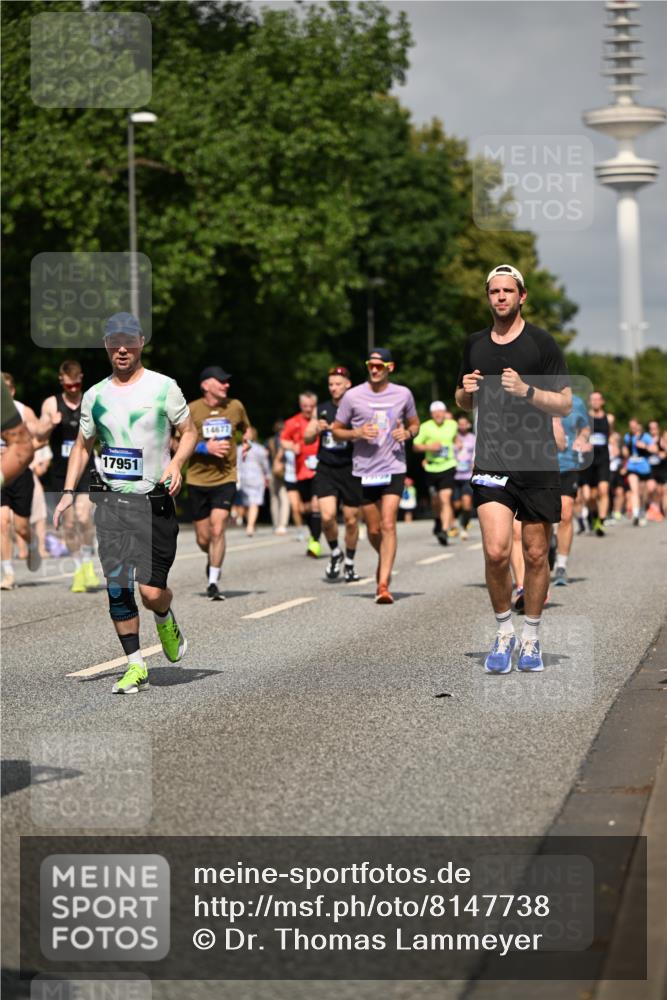 29.06.2025 - hella hamburg halbmarathon Dr. Thomas Lammeyer http://msf.ph/oto/8147738 29.06.2025 10:06:02 Kennedybrücke 1184, 1329, 1364, 1453, 1464, 1722, 1724, 1729, 1881, 1940, 2591, 3039, 3169, 3199, 4286, 4328, 4649, 5547, 5602, 5603, 6327, 6438, 7031, 7189, 7223, 8191, 8926, 9156, 9230, 9353, 9741, 10177, 10882 meine-sportfotos.de