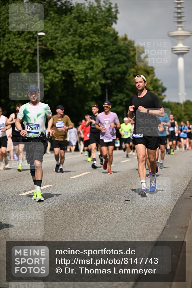 29.06.2025 - hella hamburg halbmarathon Dr. Thomas Lammeyer http://msf.ph/oto/8147743 29.06.2025 10:06:02 Kennedybrücke 1184, 1329, 1364, 1453, 1464, 1722, 1724, 1729, 1881, 1940, 2591, 3039, 3169, 3199, 4286, 4328, 4649, 5547, 5602, 5603, 6327, 6438, 7031, 7189, 7223, 8191, 8926, 9156, 9230, 9353, 9741, 10177, 10882 meine-sportfotos.de