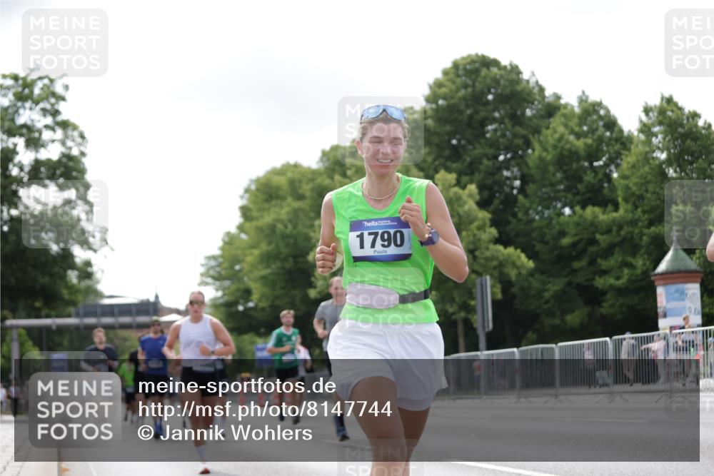 29.06.2025 - hella hamburg halbmarathon Jannik Wohlers http://msf.ph/oto/8147744 29.06.2025 10:11:42 Lombardsbrücke 1062, 1790, 2661, 7474, 9253, 9705, 10409, 11509, 11525, 11537, 11581, 11917, 13171, 13542, 14060, 14196, 14313, 15137, 16379, 16976, 18261, 18395, 18429, 18655 meine-sportfotos.de