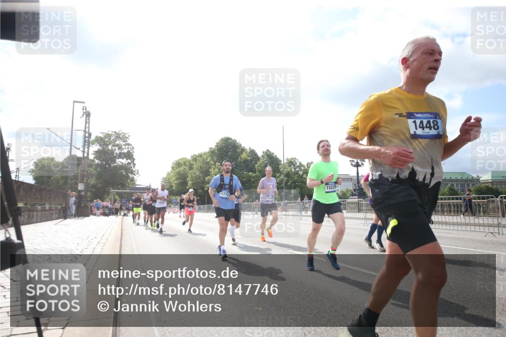 29.06.2025 - hella hamburg halbmarathon Jannik Wohlers http://msf.ph/oto/8147746 29.06.2025 10:05:43 Lombardsbrücke 1448, 1830, 1842, 3062, 4169, 4542, 5431, 6014, 7138, 7741, 8051, 8316, 9361, 10781, 13042, 13054, 13481, 14369, 14987, 15229, 15766, 15772, 16441, 16687, 17239, 17746, 18768, 18857, 18966 meine-sportfotos.de