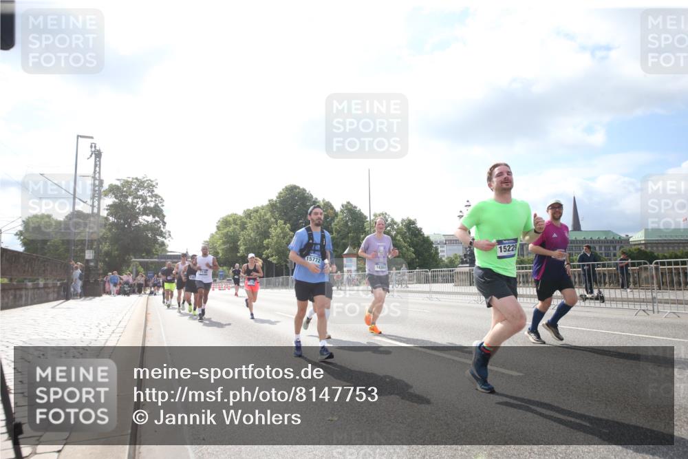 29.06.2025 - hella hamburg halbmarathon Jannik Wohlers http://msf.ph/oto/8147753 29.06.2025 10:05:43 Lombardsbrücke 1448, 1830, 1842, 3062, 4169, 4542, 5431, 6014, 7138, 7741, 8051, 8316, 9361, 10781, 13042, 13054, 13481, 14369, 14987, 15229, 15766, 15772, 16441, 16687, 17239, 17746, 18768, 18857, 18966 meine-sportfotos.de