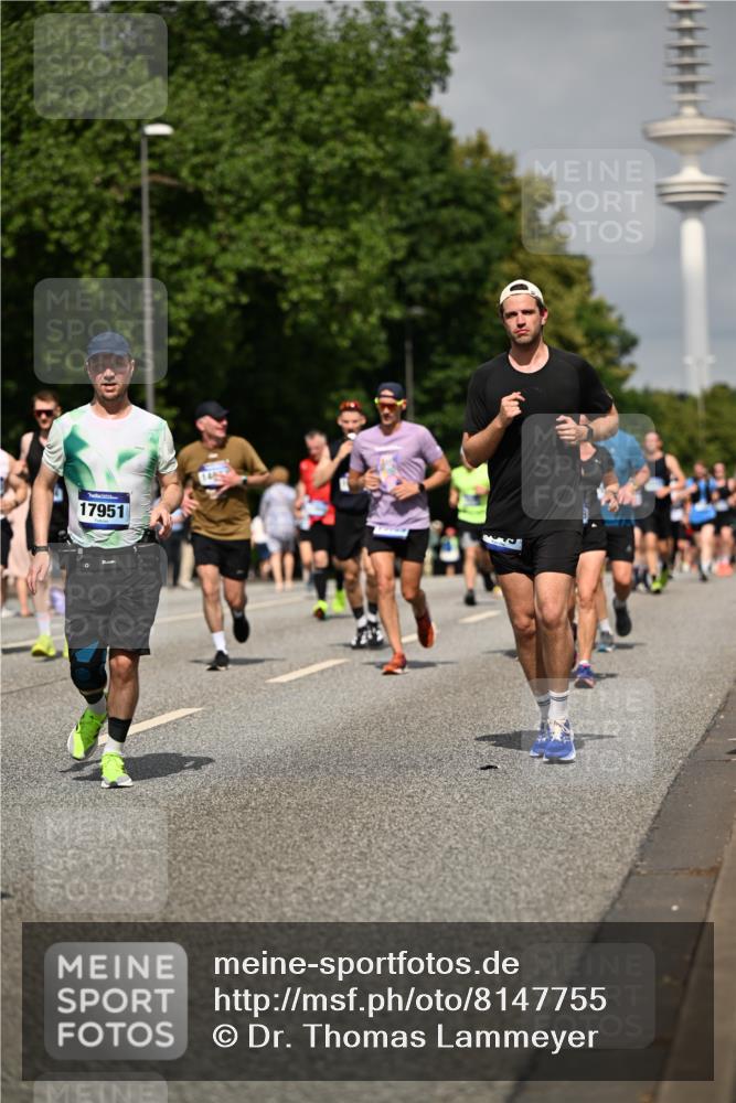 29.06.2025 - hella hamburg halbmarathon Dr. Thomas Lammeyer http://msf.ph/oto/8147755 29.06.2025 10:06:03 Kennedybrücke 1184, 1329, 1364, 1453, 1464, 1724, 1729, 1881, 1940, 2591, 3039, 3169, 3199, 4286, 4328, 4649, 5547, 5602, 5603, 6327, 6438, 7031, 7189, 7223, 8191, 8926, 9156, 9230, 9353, 9741, 10177, 10882 meine-sportfotos.de