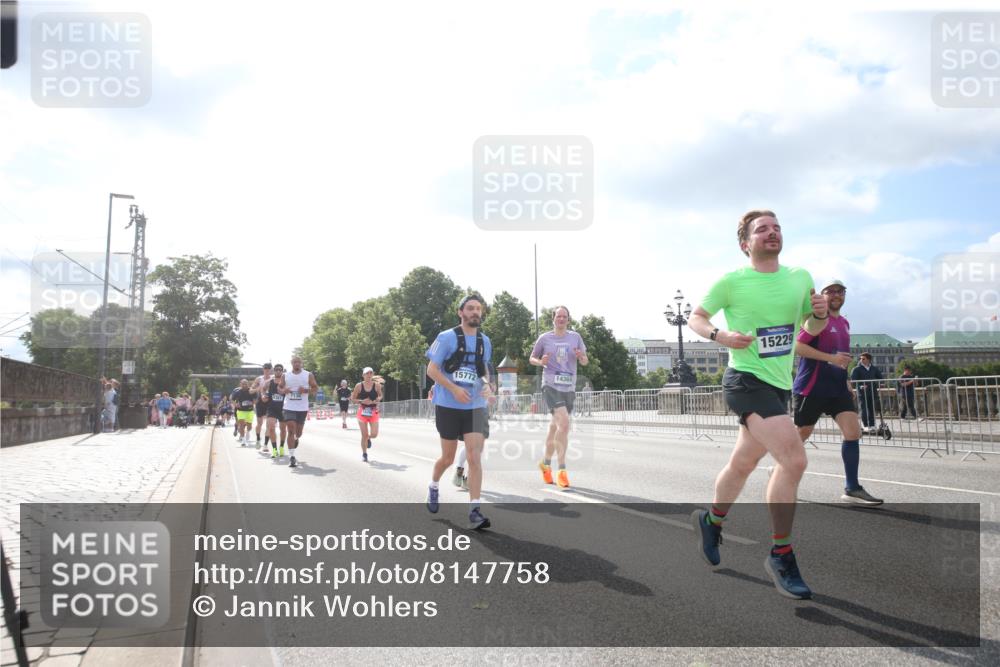 29.06.2025 - hella hamburg halbmarathon Jannik Wohlers http://msf.ph/oto/8147758 29.06.2025 10:05:43 Lombardsbrücke 1448, 1830, 1842, 3062, 4169, 4542, 5431, 6014, 7138, 7741, 8051, 8316, 9361, 10781, 13042, 13054, 13481, 14369, 14987, 15229, 15766, 15772, 16441, 16687, 17239, 17746, 18768, 18857, 18966 meine-sportfotos.de