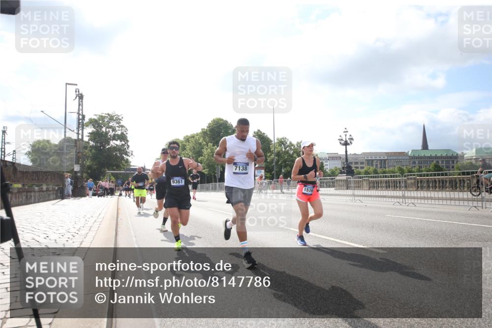 29.06.2025 - hella hamburg halbmarathon Jannik Wohlers http://msf.ph/oto/8147786 29.06.2025 10:05:46 Lombardsbrücke 1842, 3062, 4542, 4868, 5431, 6014, 6314, 7138, 7741, 8051, 8316, 9361, 10781, 13042, 13054, 13481, 14369, 14987, 15113, 15145, 15229, 15537, 15766, 15772, 16441, 16687, 17239, 17746, 18768, 18857, 18966 meine-sportfotos.de