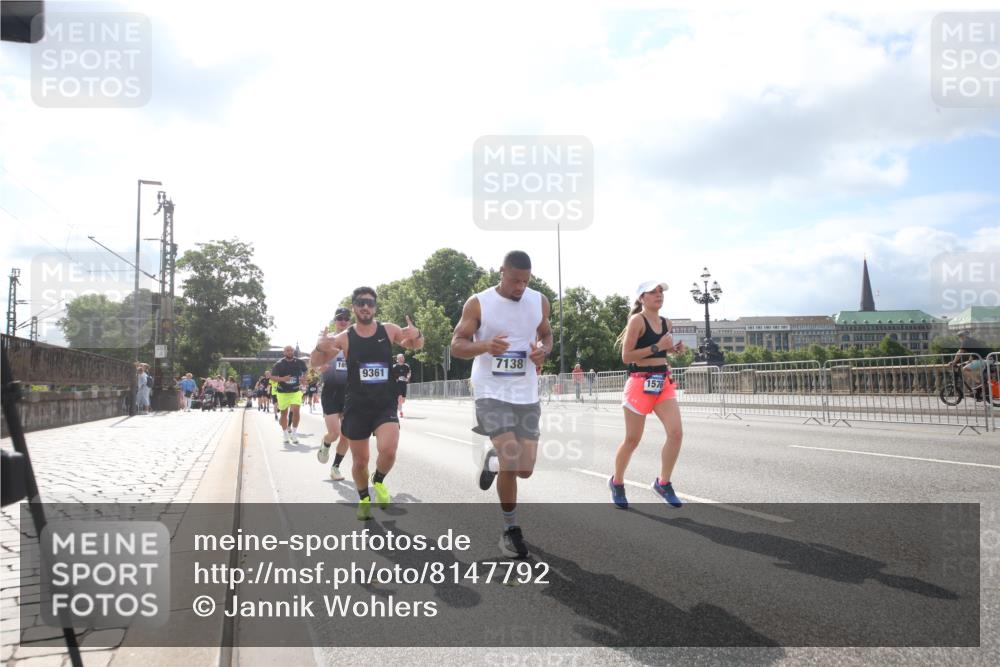 29.06.2025 - hella hamburg halbmarathon Jannik Wohlers http://msf.ph/oto/8147792 29.06.2025 10:05:46 Lombardsbrücke 1842, 3062, 4542, 4868, 5431, 6014, 6314, 7138, 7741, 8051, 8316, 9361, 10781, 13042, 13054, 13481, 14369, 14987, 15113, 15145, 15229, 15537, 15766, 15772, 16441, 16687, 17239, 17746, 18768, 18857, 18966 meine-sportfotos.de