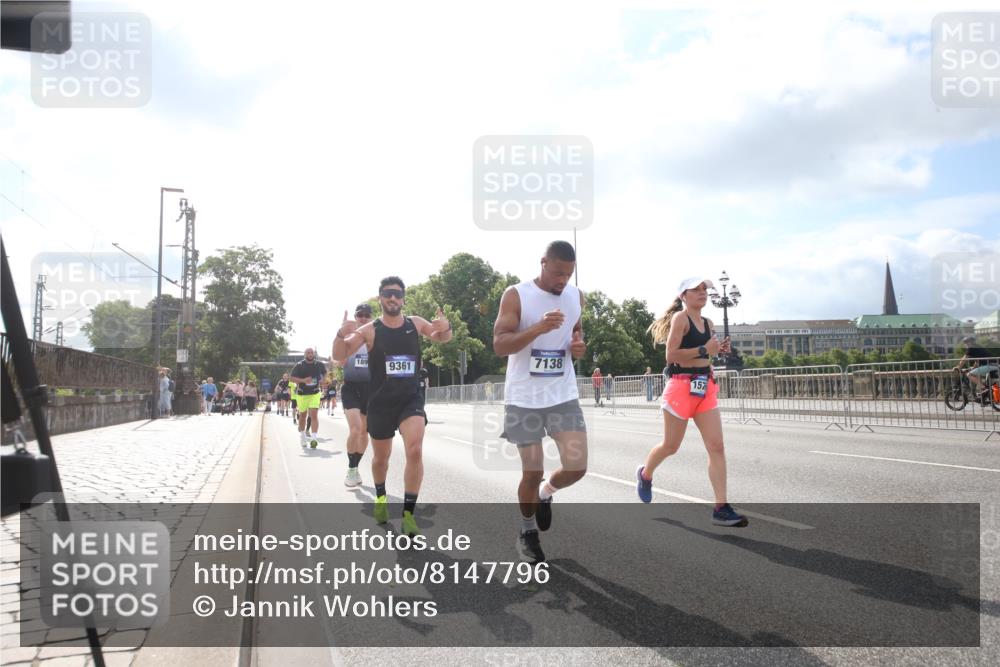 29.06.2025 - hella hamburg halbmarathon Jannik Wohlers http://msf.ph/oto/8147796 29.06.2025 10:05:46 Lombardsbrücke 1842, 3062, 4542, 4868, 5431, 6014, 6314, 7138, 7741, 8051, 8316, 9361, 10781, 13042, 13054, 13481, 14369, 14987, 15113, 15145, 15229, 15537, 15766, 15772, 16441, 16687, 17239, 17746, 18768, 18857, 18966 meine-sportfotos.de