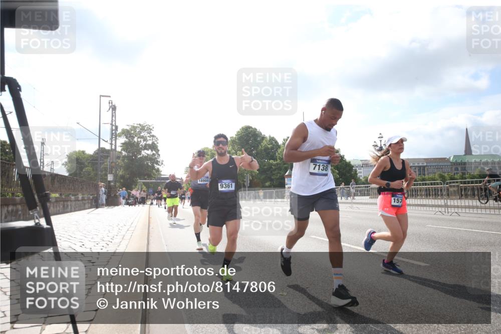 29.06.2025 - hella hamburg halbmarathon Jannik Wohlers http://msf.ph/oto/8147806 29.06.2025 10:05:46 Lombardsbrücke 1842, 3062, 4542, 4868, 5431, 6014, 6314, 7138, 7741, 8051, 8316, 9361, 10781, 13042, 13054, 13481, 14369, 14987, 15113, 15145, 15229, 15537, 15766, 15772, 16441, 16687, 17239, 17746, 18768, 18857, 18966 meine-sportfotos.de