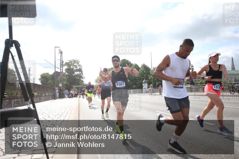 29.06.2025 - hella hamburg halbmarathon Jannik Wohlers http://msf.ph/oto/8147815 29.06.2025 10:05:46 Lombardsbrücke 1842, 3062, 4542, 4868, 5431, 6014, 6314, 7138, 7741, 8051, 8316, 9361, 10781, 13042, 13054, 13481, 14369, 14987, 15113, 15145, 15229, 15537, 15766, 15772, 16441, 16687, 17239, 17746, 18768, 18857, 18966 meine-sportfotos.de