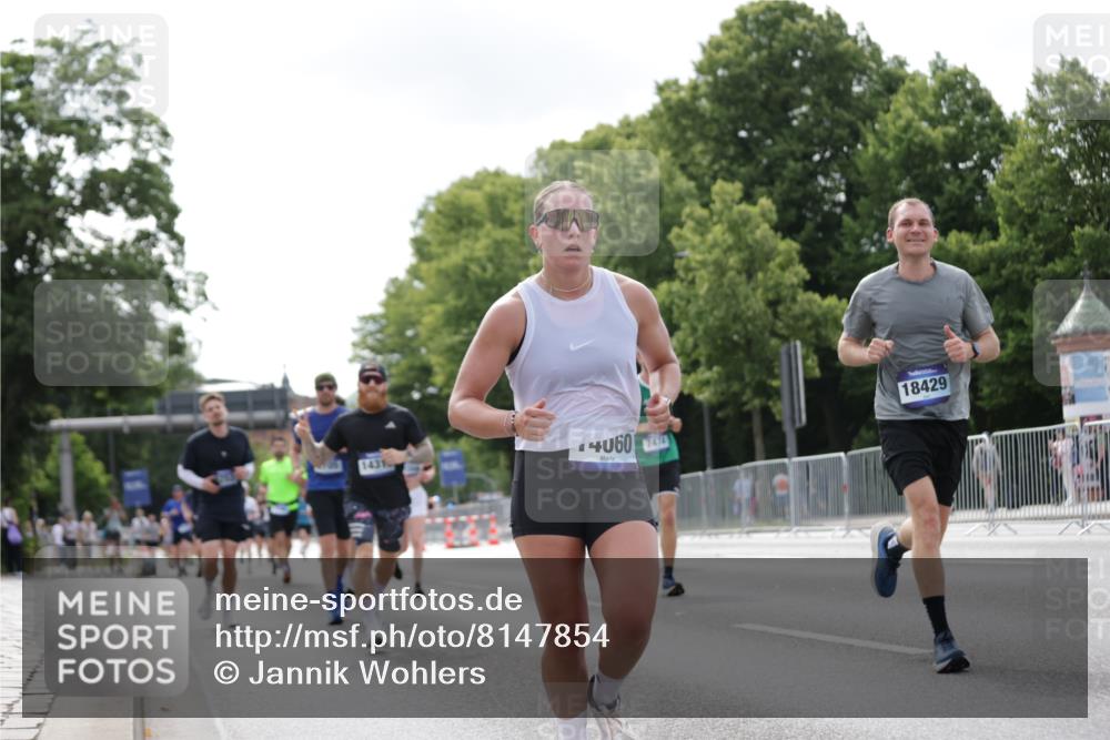 29.06.2025 - hella hamburg halbmarathon Jannik Wohlers http://msf.ph/oto/8147854 29.06.2025 10:11:45 Lombardsbrücke 1062, 1790, 2661, 3746, 7474, 9253, 9705, 10409, 11509, 11525, 11537, 11581, 13171, 13542, 14060, 14196, 14313, 14863, 15137, 16379, 16976, 18395, 18429, 18655 meine-sportfotos.de