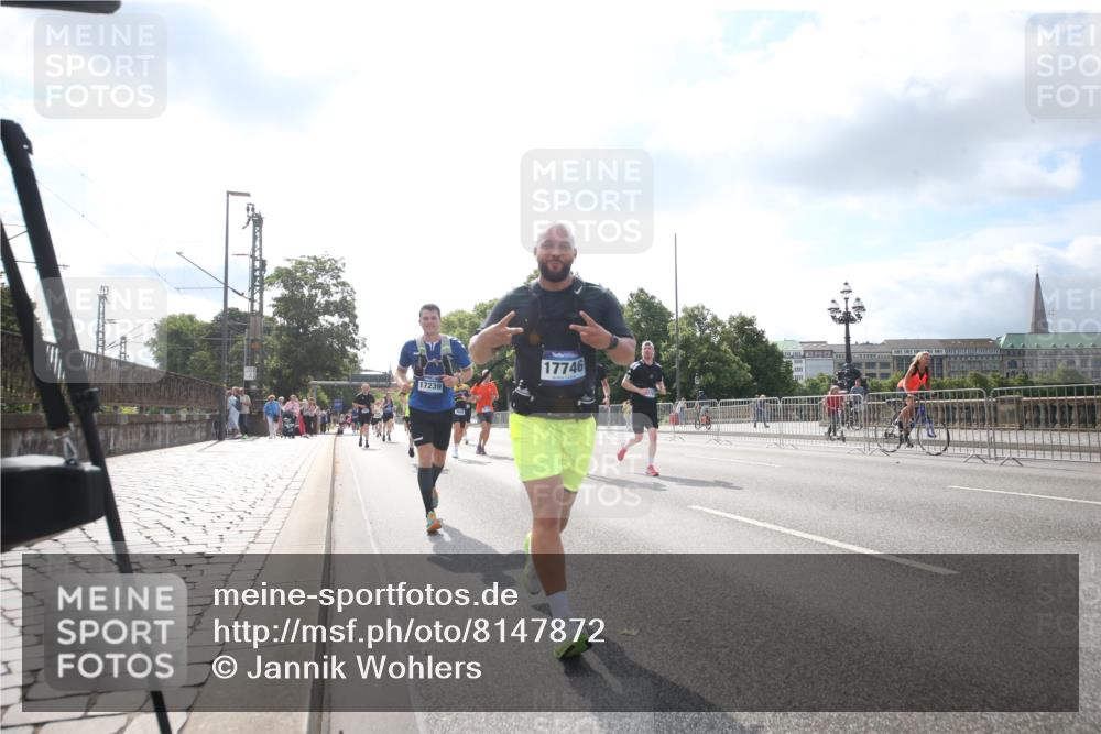29.06.2025 - hella hamburg halbmarathon Jannik Wohlers http://msf.ph/oto/8147872 29.06.2025 10:05:49 Lombardsbrücke 1245, 1766, 3062, 4542, 4868, 5431, 6314, 7138, 8051, 8316, 9361, 10781, 13042, 13054, 13481, 13863, 14369, 14987, 15113, 15145, 15229, 15462, 15537, 15772, 17239, 17746, 18768, 18966 meine-sportfotos.de