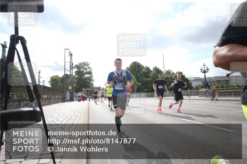 29.06.2025 - hella hamburg halbmarathon Jannik Wohlers http://msf.ph/oto/8147877 29.06.2025 10:05:50 Lombardsbrücke 1245, 1766, 3062, 4542, 4666, 4868, 5431, 6314, 7138, 8316, 9361, 10781, 13042, 13054, 13481, 13863, 14369, 14987, 15113, 15145, 15229, 15462, 15537, 15772, 17239, 17746, 18042, 18768, 18966 meine-sportfotos.de