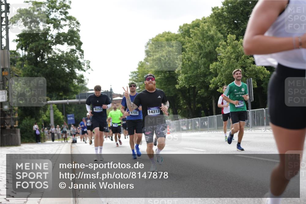 29.06.2025 - hella hamburg halbmarathon Jannik Wohlers http://msf.ph/oto/8147878 29.06.2025 10:11:46 Lombardsbrücke 1062, 1790, 2661, 3746, 5176, 6871, 7474, 9253, 9705, 11509, 11525, 11537, 11581, 13171, 14060, 14196, 14313, 14863, 15137, 16379, 16976, 18429, 18655 meine-sportfotos.de