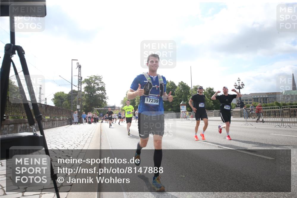 29.06.2025 - hella hamburg halbmarathon Jannik Wohlers http://msf.ph/oto/8147888 29.06.2025 10:05:50 Lombardsbrücke 1245, 1766, 3062, 4542, 4666, 4868, 5431, 6314, 7138, 8316, 9361, 10781, 13042, 13054, 13481, 13863, 14369, 14987, 15113, 15145, 15229, 15462, 15537, 15772, 17239, 17746, 18042, 18768, 18966 meine-sportfotos.de