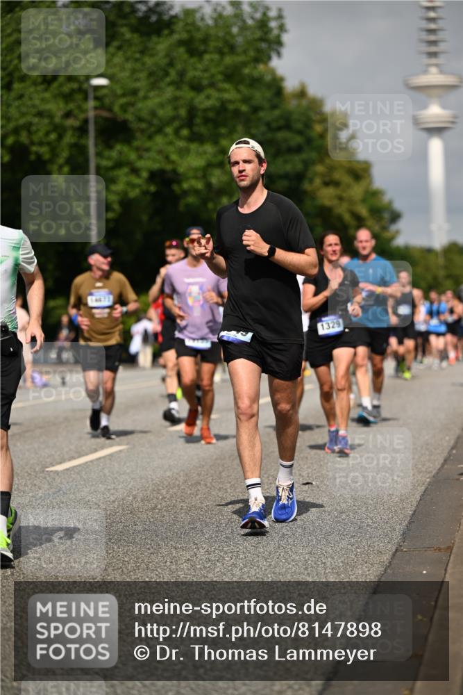 29.06.2025 - hella hamburg halbmarathon Dr. Thomas Lammeyer http://msf.ph/oto/8147898 29.06.2025 10:06:04 Kennedybrücke 1184, 1329, 1364, 1453, 1464, 1729, 1881, 1940, 2591, 3039, 3169, 3199, 4286, 4328, 4649, 5547, 5602, 5603, 6322, 6327, 6438, 7031, 7189, 7223, 8926, 9156, 9230, 9353, 9741, 10177, 10882 meine-sportfotos.de