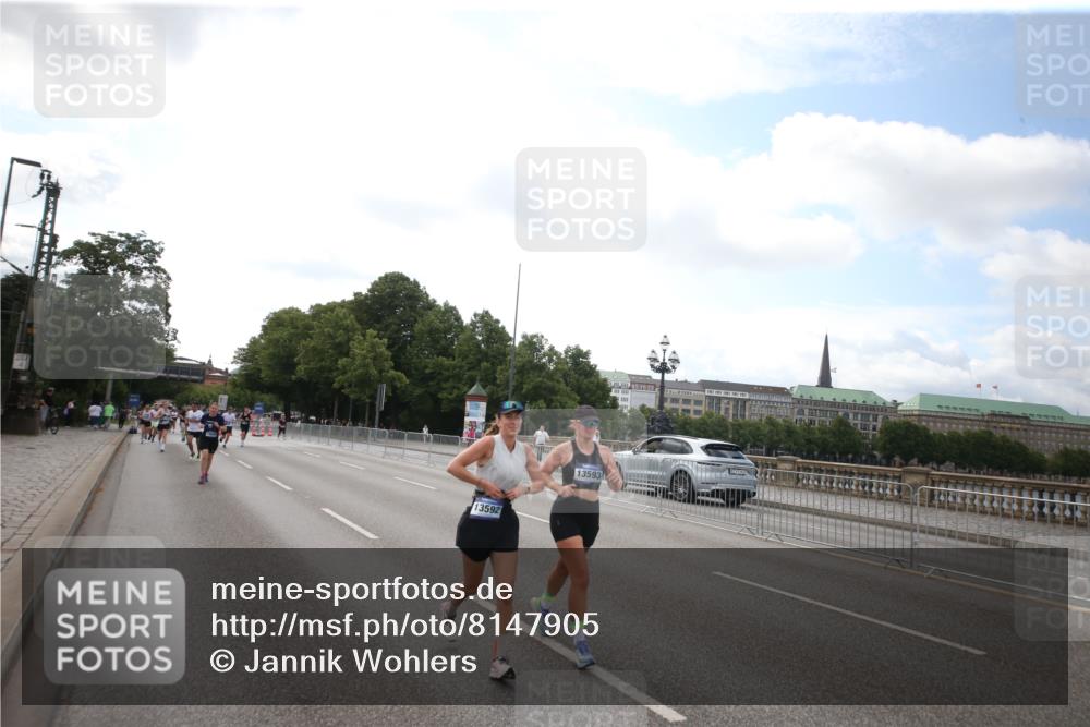 29.06.2025 - hella hamburg halbmarathon Jannik Wohlers http://msf.ph/oto/8147905 29.06.2025 10:08:36 Lombardsbrücke 1147, 1188, 1838, 5347, 7453, 9718, 10819, 11067, 11496, 11657, 13174, 13592, 13593, 15584, 15586, 15592, 17347, 18266, 18505 meine-sportfotos.de