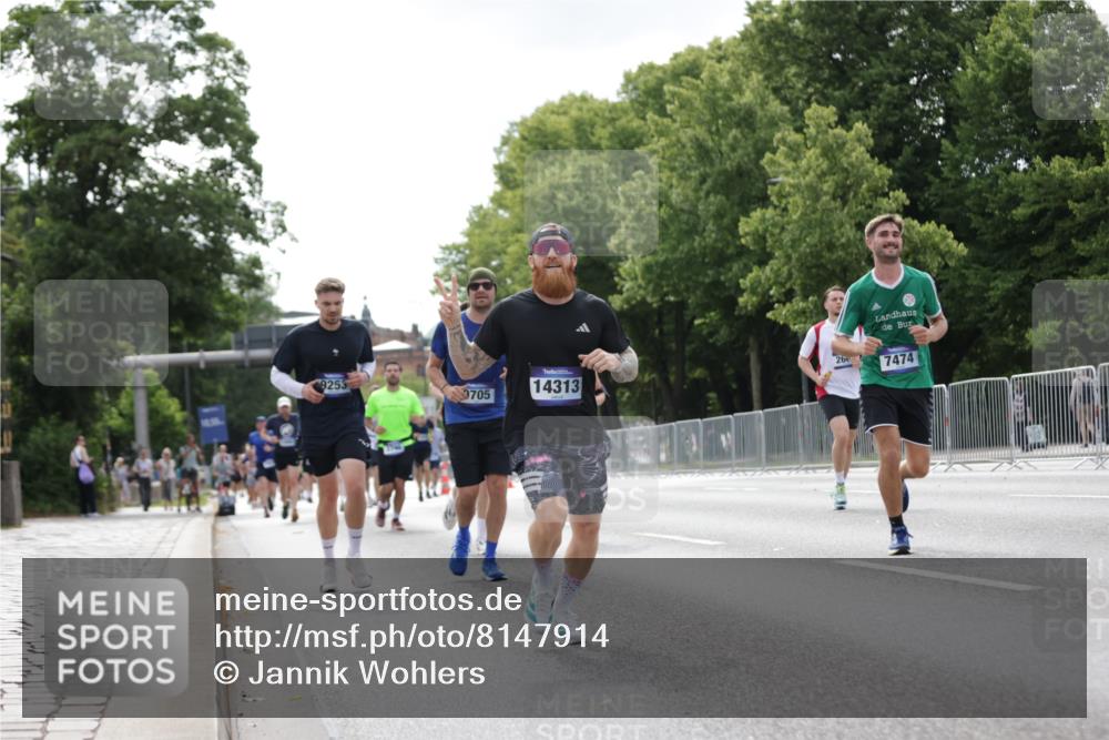 29.06.2025 - hella hamburg halbmarathon Jannik Wohlers http://msf.ph/oto/8147914 29.06.2025 10:11:46 Lombardsbrücke 1062, 1790, 2661, 3746, 5176, 6871, 7474, 9253, 9705, 11509, 11525, 11537, 11581, 13171, 14060, 14196, 14313, 14863, 15137, 16379, 16976, 18429, 18655 meine-sportfotos.de