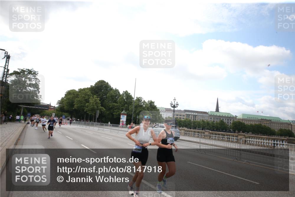 29.06.2025 - hella hamburg halbmarathon Jannik Wohlers http://msf.ph/oto/8147918 29.06.2025 10:08:36 Lombardsbrücke 1147, 1188, 1838, 5347, 7453, 9718, 10819, 11067, 11496, 11657, 13174, 13592, 13593, 15584, 15586, 15592, 17347, 18266, 18505 meine-sportfotos.de