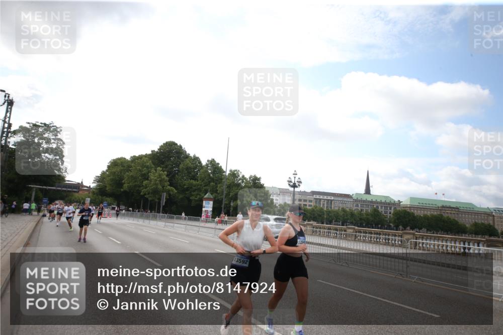 29.06.2025 - hella hamburg halbmarathon Jannik Wohlers http://msf.ph/oto/8147924 29.06.2025 10:08:36 Lombardsbrücke 1147, 1188, 1838, 5347, 7453, 9718, 10819, 11067, 11496, 11657, 13174, 13592, 13593, 15584, 15586, 15592, 17347, 18266, 18505 meine-sportfotos.de