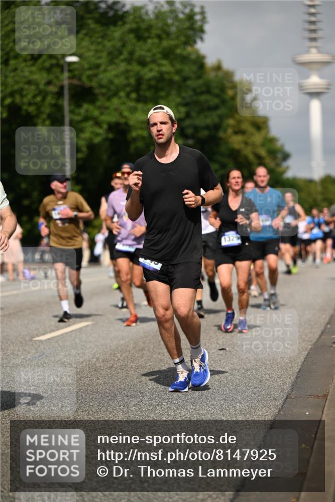 29.06.2025 - hella hamburg halbmarathon Dr. Thomas Lammeyer http://msf.ph/oto/8147925 29.06.2025 10:06:04 Kennedybrücke 1184, 1329, 1364, 1453, 1464, 1729, 1881, 1940, 2591, 3039, 3169, 3199, 4286, 4328, 4649, 5547, 5602, 5603, 6322, 6327, 6438, 7031, 7189, 7223, 8926, 9156, 9230, 9353, 9741, 10177, 10882 meine-sportfotos.de