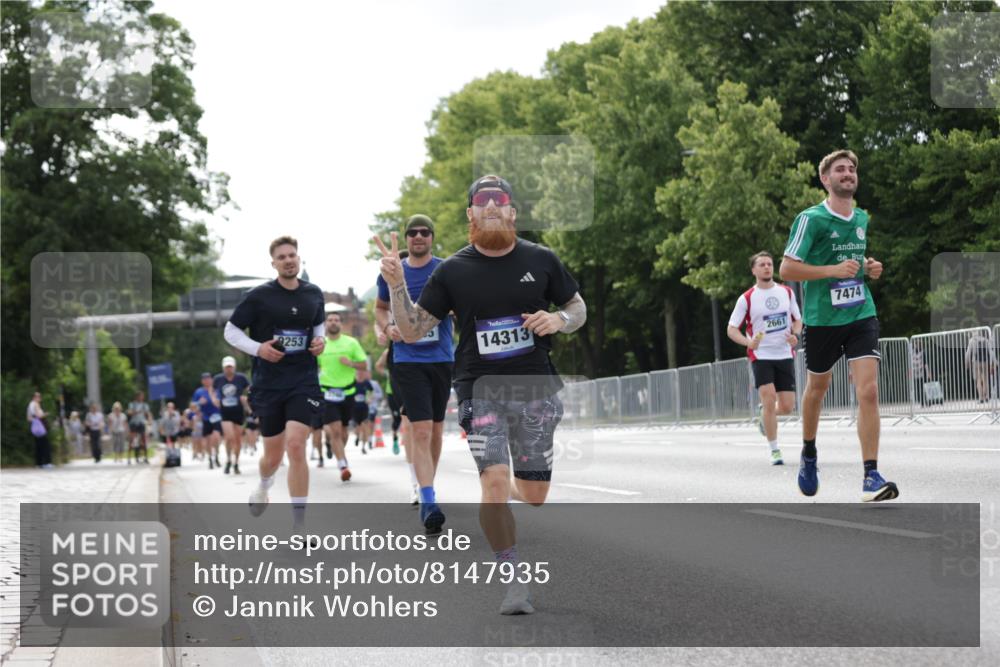 29.06.2025 - hella hamburg halbmarathon Jannik Wohlers http://msf.ph/oto/8147935 29.06.2025 10:11:46 Lombardsbrücke 1062, 1790, 2661, 3746, 5176, 6871, 7474, 9253, 9705, 11509, 11525, 11537, 11581, 13171, 14060, 14196, 14313, 14863, 15137, 16379, 16976, 18429, 18655 meine-sportfotos.de