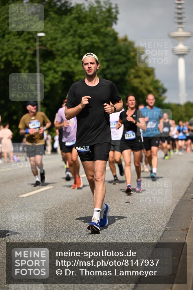 29.06.2025 - hella hamburg halbmarathon Dr. Thomas Lammeyer http://msf.ph/oto/8147937 29.06.2025 10:06:04 Kennedybrücke 1184, 1329, 1364, 1453, 1464, 1729, 1881, 1940, 2591, 3039, 3169, 3199, 4286, 4328, 4649, 5547, 5602, 5603, 6322, 6327, 6438, 7031, 7189, 7223, 8926, 9156, 9230, 9353, 9741, 10177, 10882 meine-sportfotos.de