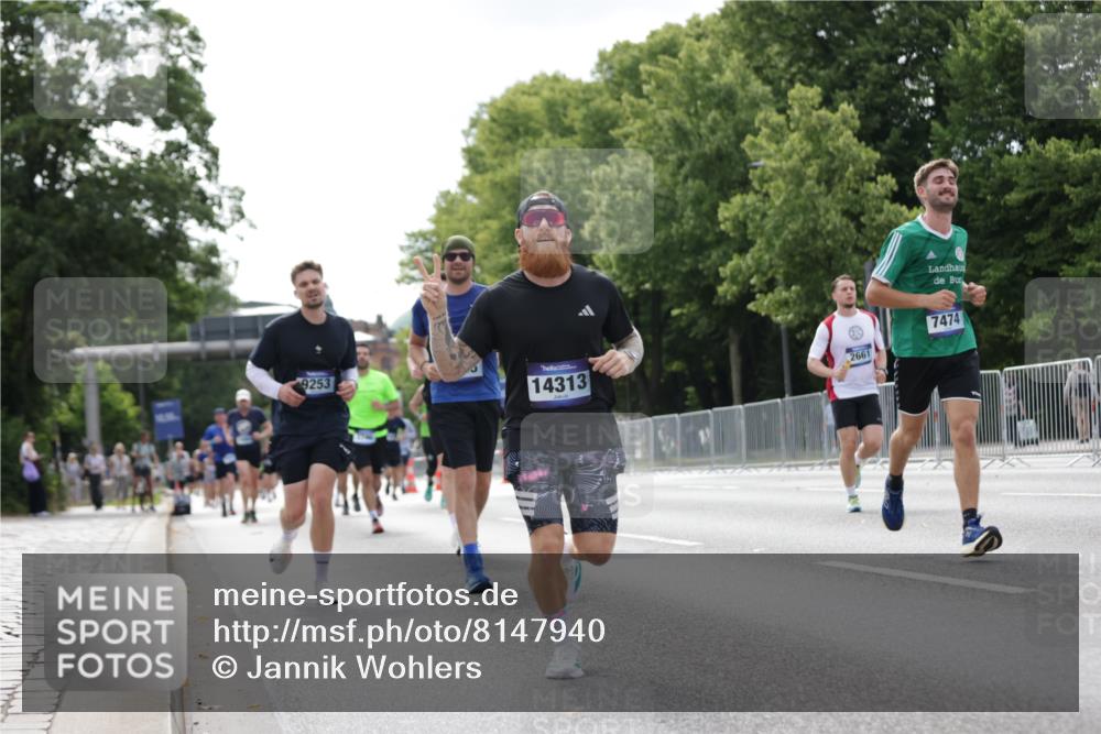 29.06.2025 - hella hamburg halbmarathon Jannik Wohlers http://msf.ph/oto/8147940 29.06.2025 10:11:46 Lombardsbrücke 1062, 1790, 2661, 3746, 5176, 6871, 7474, 9253, 9705, 11509, 11525, 11537, 11581, 13171, 14060, 14196, 14313, 14863, 15137, 16379, 16976, 18429, 18655 meine-sportfotos.de