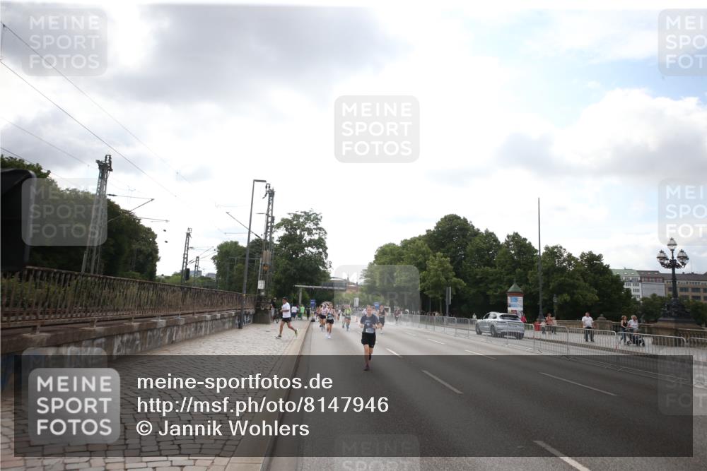 29.06.2025 - hella hamburg halbmarathon Jannik Wohlers http://msf.ph/oto/8147946 29.06.2025 10:08:37 Lombardsbrücke 1147, 1188, 1838, 5347, 7453, 9718, 10819, 11067, 11496, 11657, 13592, 13593, 14736, 15584, 15586, 15592, 17347, 18266, 18505 meine-sportfotos.de