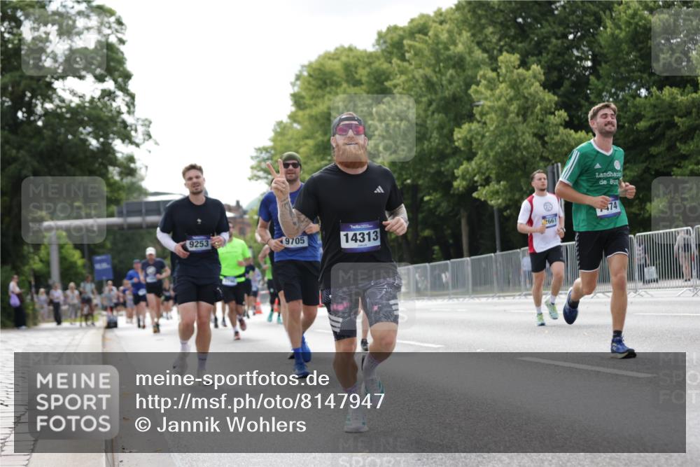 29.06.2025 - hella hamburg halbmarathon Jannik Wohlers http://msf.ph/oto/8147947 29.06.2025 10:11:46 Lombardsbrücke 1062, 1790, 2661, 3746, 5176, 6871, 7474, 9253, 9705, 11509, 11525, 11537, 11581, 13171, 14060, 14196, 14313, 14863, 15137, 16379, 16976, 18429, 18655 meine-sportfotos.de