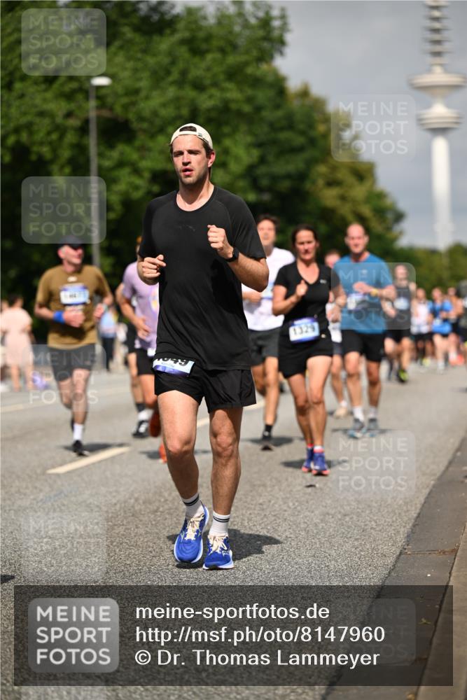 29.06.2025 - hella hamburg halbmarathon Dr. Thomas Lammeyer http://msf.ph/oto/8147960 29.06.2025 10:06:05 Kennedybrücke 1184, 1329, 1364, 1453, 1464, 1729, 1881, 1940, 2591, 3039, 3169, 3199, 4286, 4328, 4649, 5547, 5602, 5603, 6322, 6327, 6438, 7031, 7189, 7223, 9156, 9230, 9353, 9741, 10177, 10882 meine-sportfotos.de