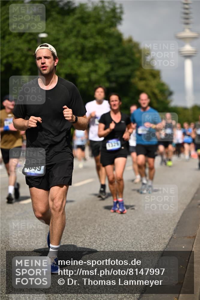 29.06.2025 - hella hamburg halbmarathon Dr. Thomas Lammeyer http://msf.ph/oto/8147997 29.06.2025 10:06:05 Kennedybrücke 1184, 1329, 1364, 1453, 1464, 1729, 1881, 1940, 2591, 3039, 3169, 3199, 4286, 4328, 4649, 5547, 5602, 5603, 6322, 6327, 6438, 7031, 7189, 7223, 9156, 9230, 9353, 9741, 10177, 10882 meine-sportfotos.de