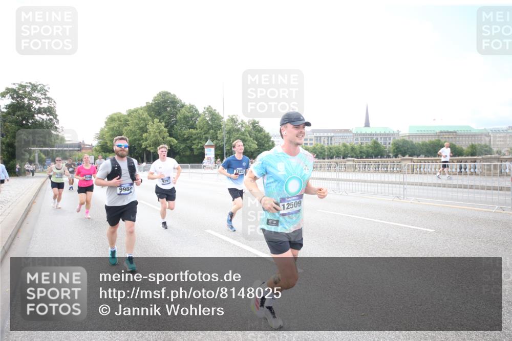 29.06.2025 - hella hamburg halbmarathon Jannik Wohlers http://msf.ph/oto/8148025 29.06.2025 10:09:14 Lombardsbrücke 1456, 1483, 1513, 1823, 8090, 8685, 9297, 9306, 9988, 12255, 12509, 13739, 15697, 16688, 16918, 17630, 18440, 19166, 19242 meine-sportfotos.de