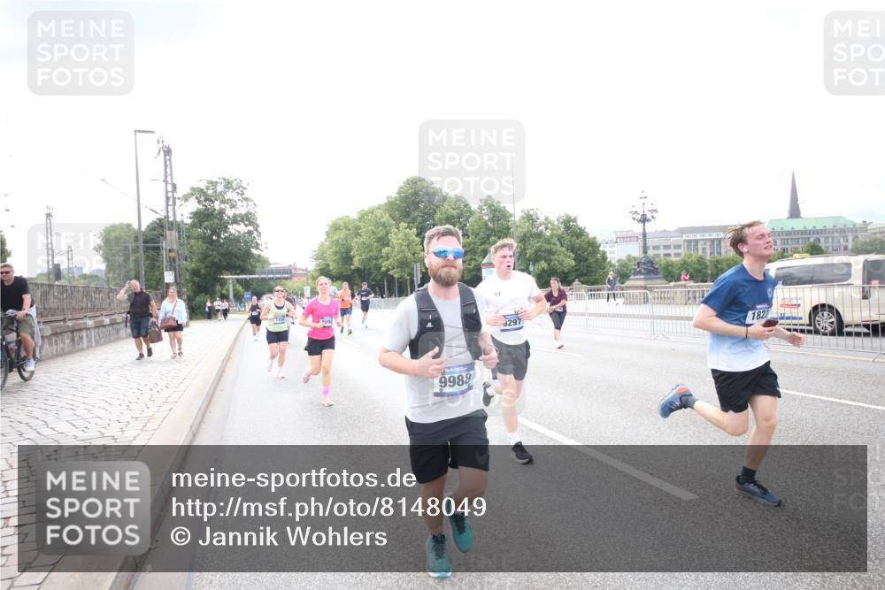 29.06.2025 - hella hamburg halbmarathon Jannik Wohlers http://msf.ph/oto/8148049 29.06.2025 10:09:15 Lombardsbrücke 1456, 1483, 1513, 1823, 8090, 8685, 9297, 9306, 9988, 12255, 12509, 13739, 15697, 16688, 16918, 17630, 18076, 18440, 19242 meine-sportfotos.de