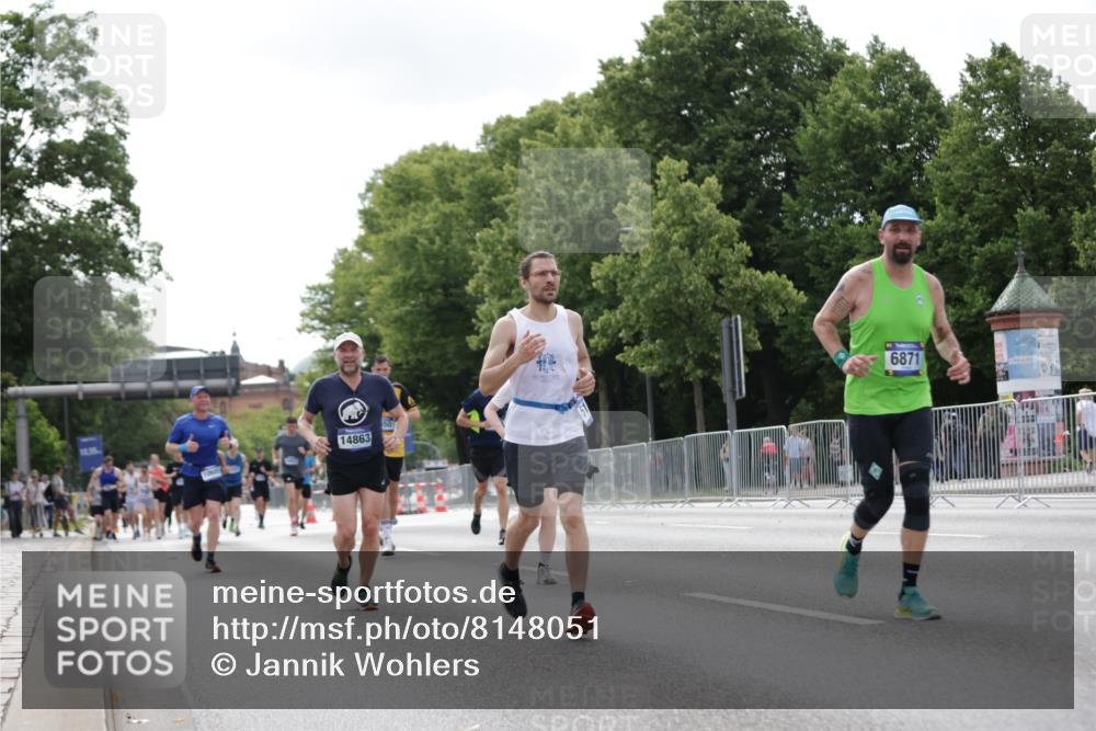 29.06.2025 - hella hamburg halbmarathon Jannik Wohlers http://msf.ph/oto/8148051 29.06.2025 10:11:53 Lombardsbrücke 1062, 1790, 1850, 2661, 3746, 4499, 5176, 6822, 6871, 6966, 7474, 9253, 9405, 9705, 10685, 11509, 11525, 14060, 14196, 14313, 14863, 14868, 15137, 16379, 18429 meine-sportfotos.de