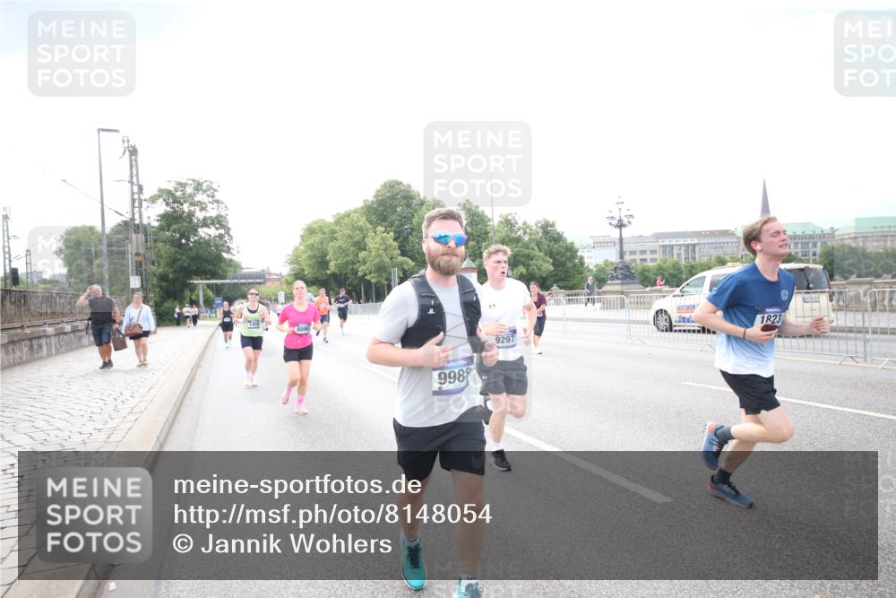 29.06.2025 - hella hamburg halbmarathon Jannik Wohlers http://msf.ph/oto/8148054 29.06.2025 10:09:15 Lombardsbrücke 1456, 1483, 1513, 1823, 8090, 8685, 9297, 9306, 9988, 12255, 12509, 13739, 15697, 16688, 16918, 17630, 18076, 18440, 19242 meine-sportfotos.de
