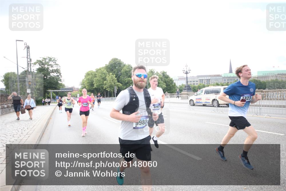 29.06.2025 - hella hamburg halbmarathon Jannik Wohlers http://msf.ph/oto/8148060 29.06.2025 10:09:15 Lombardsbrücke 1456, 1483, 1513, 1823, 8090, 8685, 9297, 9306, 9988, 12255, 12509, 13739, 15697, 16688, 16918, 17630, 18076, 18440, 19242 meine-sportfotos.de