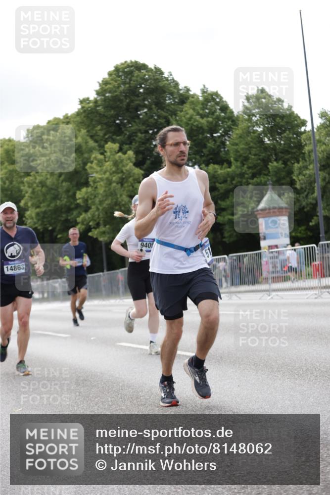 29.06.2025 - hella hamburg halbmarathon Jannik Wohlers http://msf.ph/oto/8148062 29.06.2025 10:11:54 Lombardsbrücke 1062, 1790, 1850, 2661, 3746, 4453, 4499, 5176, 6822, 6871, 6966, 7474, 9253, 9254, 9405, 9705, 10685, 11509, 14060, 14313, 14863, 14868, 16379, 18429 meine-sportfotos.de