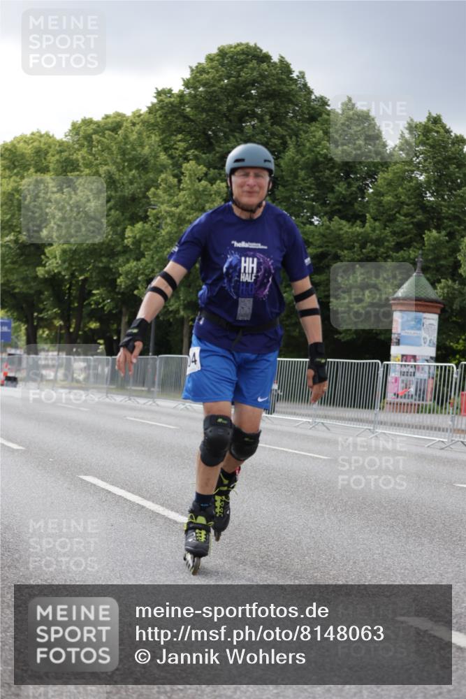 29.06.2025 - hella hamburg halbmarathon Jannik Wohlers http://msf.ph/oto/8148063 29.06.2025 09:10:33 Lombardsbrücke  meine-sportfotos.de
