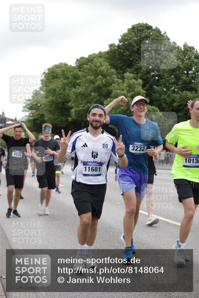 29.06.2025 - hella hamburg halbmarathon Jannik Wohlers http://msf.ph/oto/8148064 29.06.2025 10:48:55 Lombardsbrücke 1525, 2067, 2395, 2527, 2541, 2713, 2927, 3070, 3183, 3232, 3383, 4403, 4525, 4527, 4589, 4769, 4809, 5106, 5118, 5463, 6979, 6989, 7301, 7650, 7931, 7936, 8549, 9245, 9261, 10033, 10038, 10130, 10333, 10479, 10782, 10785, 11031, 11192, 11558, 11681, 12010, 12664, 12669, 13564, 13565, 14080, 14081, 14389, 14390, 15057, 15176, 15411, 15530, 16436, 16759, 17085, 17089, 17287, 17315, 17647, 17964, 18453, 18470 meine-sportfotos.de