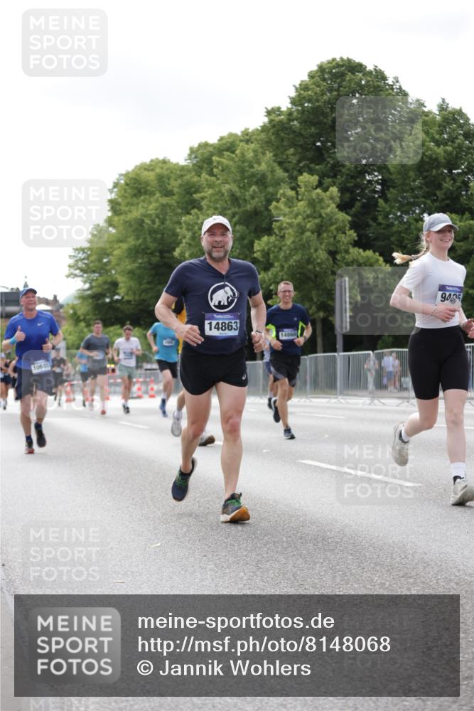 29.06.2025 - hella hamburg halbmarathon Jannik Wohlers http://msf.ph/oto/8148068 29.06.2025 10:11:55 Lombardsbrücke 1062, 1790, 1850, 2661, 3262, 3746, 4453, 4499, 5176, 6822, 6871, 6966, 7474, 9253, 9254, 9405, 9705, 10685, 11509, 14060, 14313, 14863, 14868, 16379, 18429 meine-sportfotos.de