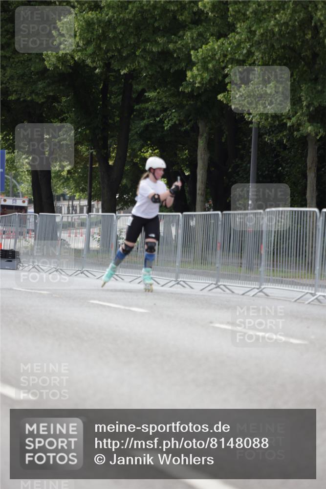 29.06.2025 - hella hamburg halbmarathon Jannik Wohlers http://msf.ph/oto/8148088 29.06.2025 09:10:39 Lombardsbrücke  meine-sportfotos.de