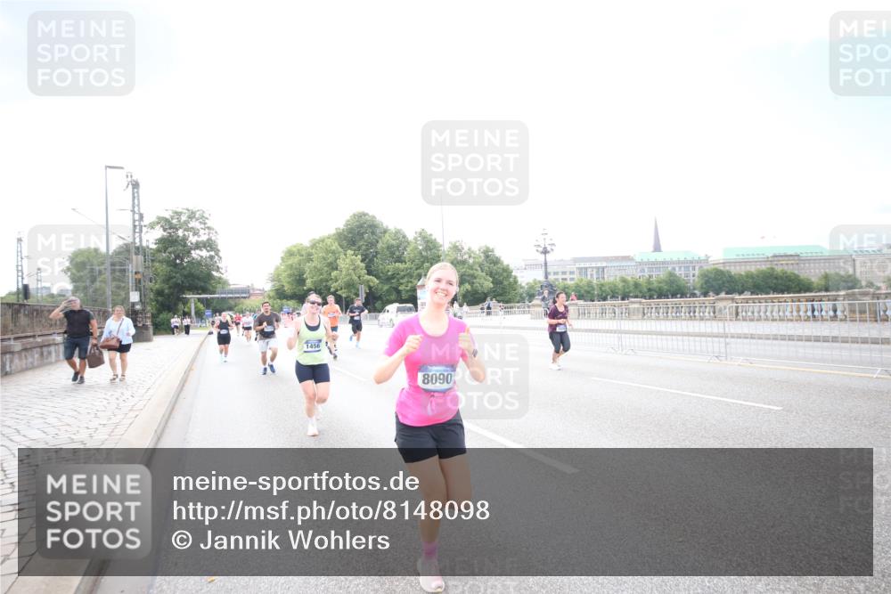 29.06.2025 - hella hamburg halbmarathon Jannik Wohlers http://msf.ph/oto/8148098 29.06.2025 10:09:17 Lombardsbrücke 1052, 1456, 1483, 1513, 1823, 7058, 8090, 8685, 9150, 9297, 9306, 9988, 12255, 12509, 13739, 16191, 16688, 16918, 17630, 18076, 18440, 19242 meine-sportfotos.de