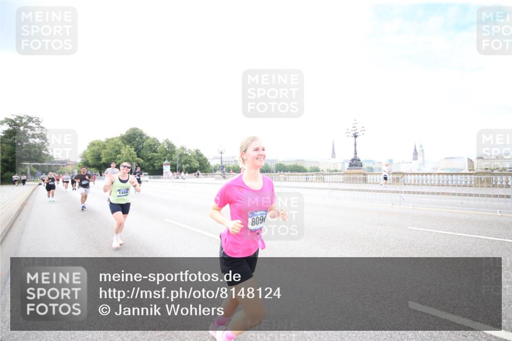 29.06.2025 - hella hamburg halbmarathon Jannik Wohlers http://msf.ph/oto/8148124 29.06.2025 10:09:17 Lombardsbrücke 1052, 1456, 1483, 1513, 1823, 7058, 8090, 8685, 9150, 9297, 9306, 9988, 12255, 12509, 13739, 16191, 16688, 16918, 17630, 18076, 18440, 19242 meine-sportfotos.de