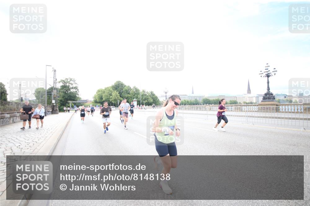 29.06.2025 - hella hamburg halbmarathon Jannik Wohlers http://msf.ph/oto/8148138 29.06.2025 10:09:18 Lombardsbrücke 1052, 1456, 1483, 1513, 1823, 7058, 8090, 8685, 9150, 9297, 9306, 12255, 12509, 13739, 16191, 16455, 16918, 17630, 17899, 18076, 18440, 19242 meine-sportfotos.de
