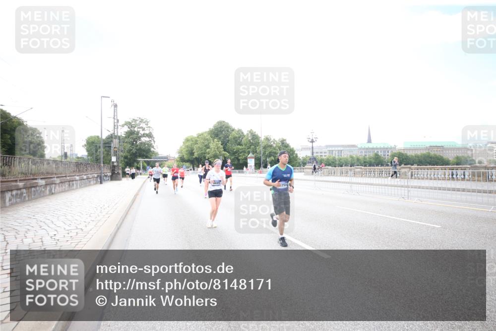 29.06.2025 - hella hamburg halbmarathon Jannik Wohlers http://msf.ph/oto/8148171 29.06.2025 10:09:24 Lombardsbrücke 1052, 1456, 1823, 4592, 7058, 8090, 8685, 9150, 9297, 9306, 9781, 12255, 12509, 12567, 13739, 16191, 16455, 16918, 17630, 17899, 18076, 18440, 18707, 19242 meine-sportfotos.de