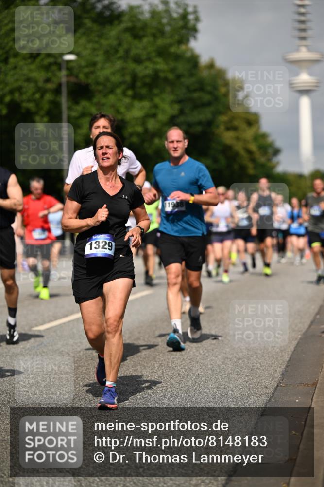29.06.2025 - hella hamburg halbmarathon Dr. Thomas Lammeyer http://msf.ph/oto/8148183 29.06.2025 10:06:07 Kennedybrücke 1184, 1329, 1364, 1453, 1464, 1729, 1881, 1940, 2323, 2591, 3039, 3169, 3199, 4286, 4328, 4649, 5547, 5602, 6322, 6327, 6438, 7031, 7189, 7223, 9156, 9230, 9353, 9741, 9928, 10177, 10882 meine-sportfotos.de